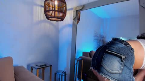 Snapshot of _luna_dupont_ chatting on January 2025 03:39:01 PM  Luna  online show from January 2025 03:39:01 PM