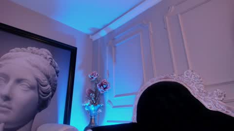 Snapshot of _luna_dupont_ chatting on January 2025 06:32:02 PM  Luna  online show from January 2025 06:32:02 PM