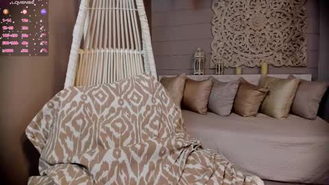 Snapshot of _luna_dupont_ chatting on February 2025 12:39:01 PM  Luna  online show from February 2025 12:39:01 PM