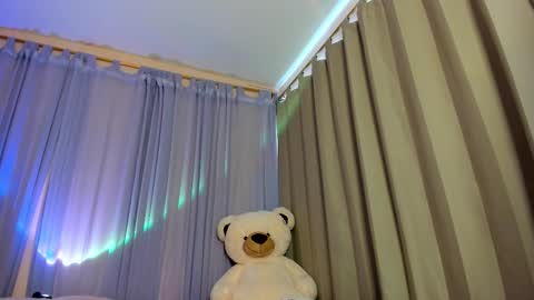 Maia online show from February 2026 07:09:01 PM