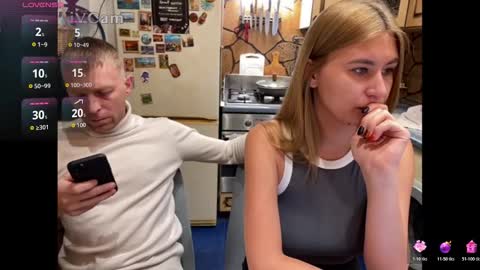 Snapshot of _magic_kis chatting on November 2025 06:24:01 AM _magic_kis online show from November 2025 06:24:01 AM