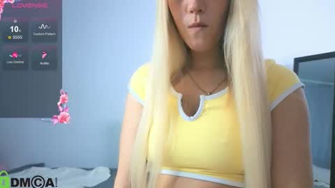 Emma  online show from September 2025 04:08:02 PM