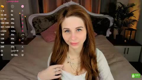 Snapshot of _mari_clark chatting on May 2026 01:57:16 AM Eva online show from May 2026 01:57:16 AM
