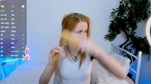 Snapshot of _mari_so chatting on May 2026 09:58:01 AM Scarlett online show from May 2026 09:58:01 AM
