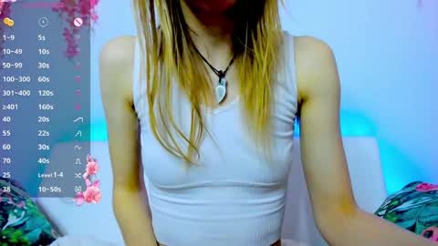 Snapshot of _mari_so chatting on May 2026 02:45:01 PM Scarlett online show from May 2026 02:45:01 PM