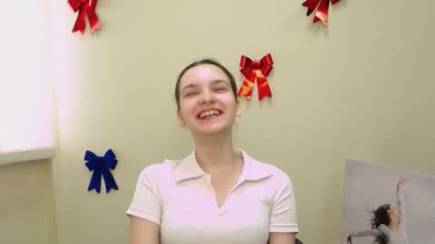 Susie online show from February 2025 10:19:01 AM