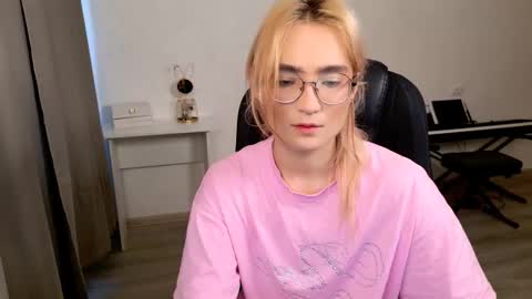 _meow_neko_ online show from January 2026 08:18:01 AM