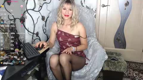 Snapshot of _merry_may_ chatting on July 2026 01:17:02 PM Maya online show from July 2026 01:17:02 PM