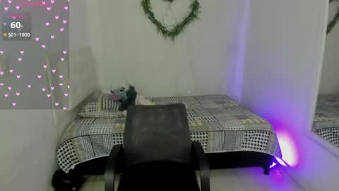 Snapshot of _miavelvett chatting on June 2026 04:12:01 PM Mia online show from June 2026 04:12:01 PM
