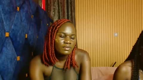 Snapshot of _milah chatting on November 2025 04:14:02 PM Milah online show from November 2025 04:14:02 PM