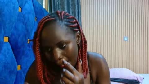 Snapshot of _milah chatting on November 2025 07:35:01 PM Milah online show from November 2025 07:35:01 PM