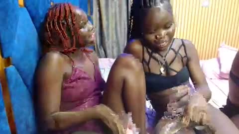 Snapshot of _milah chatting on November 2025 05:35:02 PM Milah online show from November 2025 05:35:02 PM
