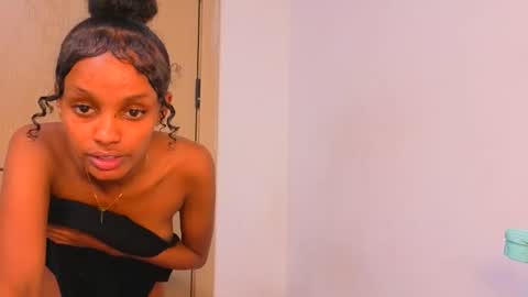 Mimi online show from April 2026 02:44:02 PM