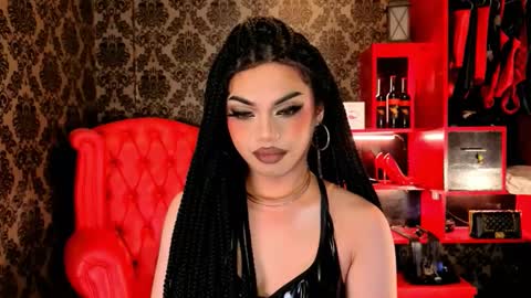 Raven Strauss online show from December 2025 08:14:02 PM