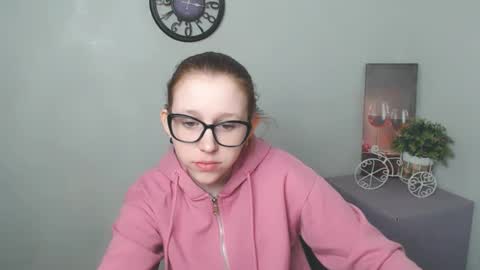 Snapshot of _miraterri_ chatting on February 2025 07:23:01 AM Mira online show from February 2025 07:23:01 AM