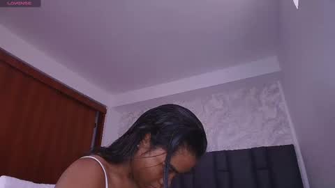 Mishell online show from November 2025 07:27:01 PM