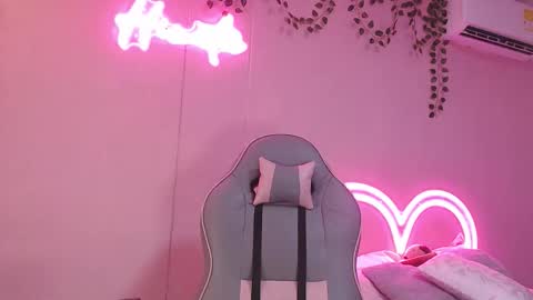 Snapshot of _miss_hinata_ chatting on February 2026 01:40:01 PM Hinata 3 online show from February 2026 01:40:01 PM