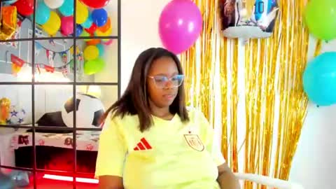 Snapshot of _miss_khaleesi_ chatting on June 2026 12:18:01 PM _miss_khaleesi_ online show from June 2026 12:18:01 PM