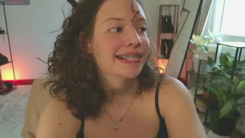 Snapshot of _missmariaa_ chatting on May 2026 07:07:02 PM Mara Independent model online show from May 2026 07:07:02 PM