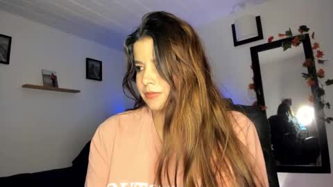 Snapshot of _monserat_ chatting on December 2024 11:40:01 PM liaaa 4u online show from December 2024 11:40:01 PM