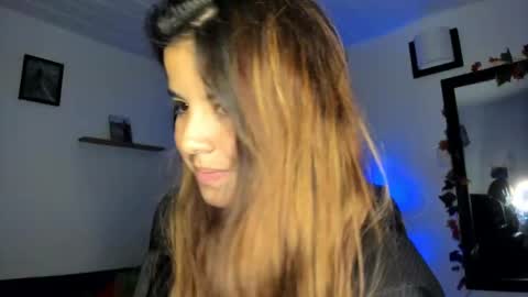 Snapshot of _monserat_ chatting on December 2024 03:15:02 AM liaaa 4u online show from December 2024 03:15:02 AM