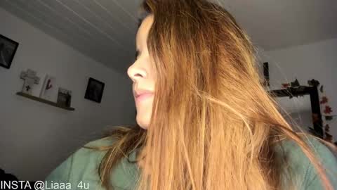 Snapshot of _monserat_ chatting on February 2025 03:45:02 AM liaaa 4u online show from February 2025 03:45:02 AM