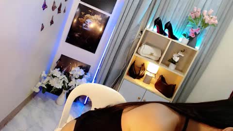 _mysticdoll_ online show from November 2025 11:59:01 PM