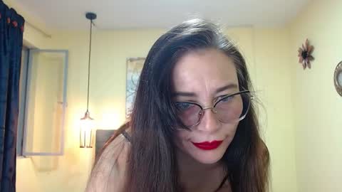 Snapshot of _naomi_s chatting on May 2026 02:02:01 PM _naomi_s online show from May 2026 02:02:01 PM
