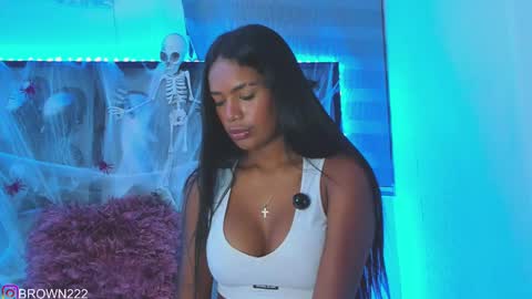 naomi brown online show from October 2025 01:16:01 AM