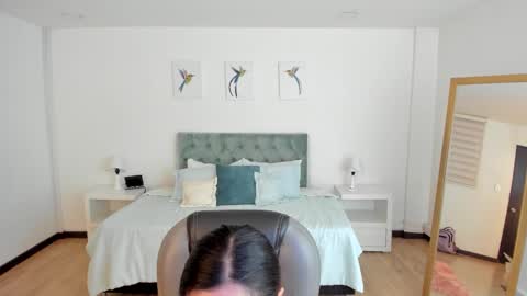 Natalie online show from October 2025 03:24:02 AM