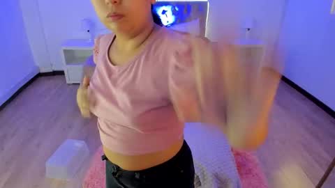 Natalie online show from October 2025 07:47:01 PM