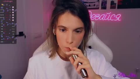 Nika online show from September 2025 08:23:01 PM