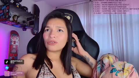 Snapshot of _nickmai chatting on February 2025 10:43:01 PM Mai MODEL INDEPENT online show from February 2025 10:43:01 PM