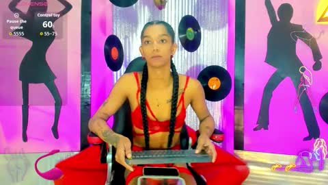 Snapshot of _nickyminach chatting on October 2025 07:25:02 PM Nicky Please help me with your thumbs up its importan online show from October 2025 07:25:02 PM