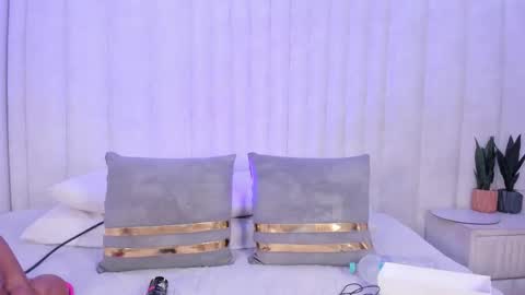 Niole online show from February 2026 03:36:02 AM