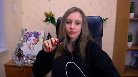 Snapshot of _nicole_new chatting on December 2024 03:47:02 PM Nica online show from December 2024 03:47:02 PM