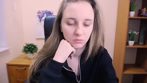 Snapshot of _nicole_new chatting on January 2025 07:19:02 AM Nica online show from January 2025 07:19:02 AM