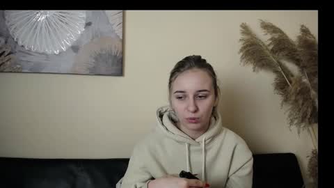 Snapshot of _nicole_new chatting on November 2025 01:10:01 PM Nica online show from November 2025 01:10:01 PM