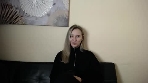 Snapshot of _nicole_new chatting on November 2025 11:46:02 AM Nica online show from November 2025 11:46:02 AM