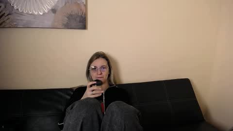 Snapshot of _nicole_new chatting on March 2026 10:11:01 AM Nica online show from March 2026 10:11:01 AM