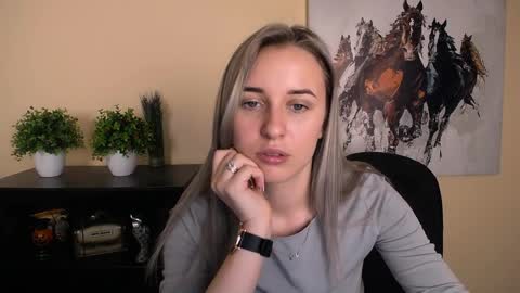 Snapshot of _nicole_new chatting on April 2026 01:41:01 PM Nica online show from April 2026 01:41:01 PM