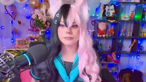 niiky online show from February 2026 06:03:02 PM