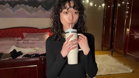 Snapshot of _octopussy_ chatting on February 2025 08:30:02 AM Mikayla online show from February 2025 08:30:02 AM