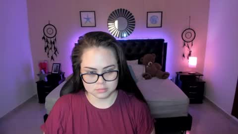 Olivia jones online show from April 2026 12:10:01 PM