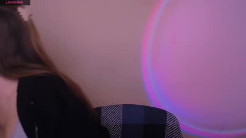 Olivia online show from November 2025 10:37:01 AM