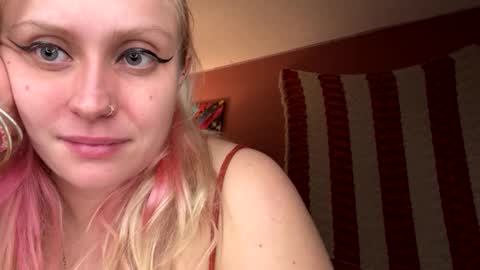 Snapshot of _peaceoutgirlscout_ chatting on October 2025 12:21:02 AM _peaceoutgirlscout_ online show from October 2025 12:21:02 AM