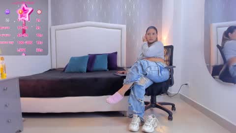  peach1  online show from September 2025 02:29:02 PM