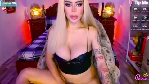 Hi my name is selinaim glad to meet everyone here  online show from June 2026 04:07:02 AM
