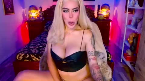 Hi my name is selinaim glad to meet everyone here  online show from July 2026 06:47:02 AM