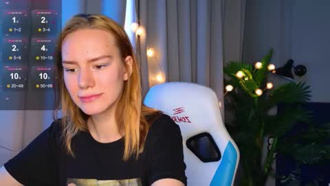 im Amy online show from October 2025 06:32:02 AM